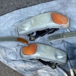 2001 GMC Yukon OEM Headlights and Foglights