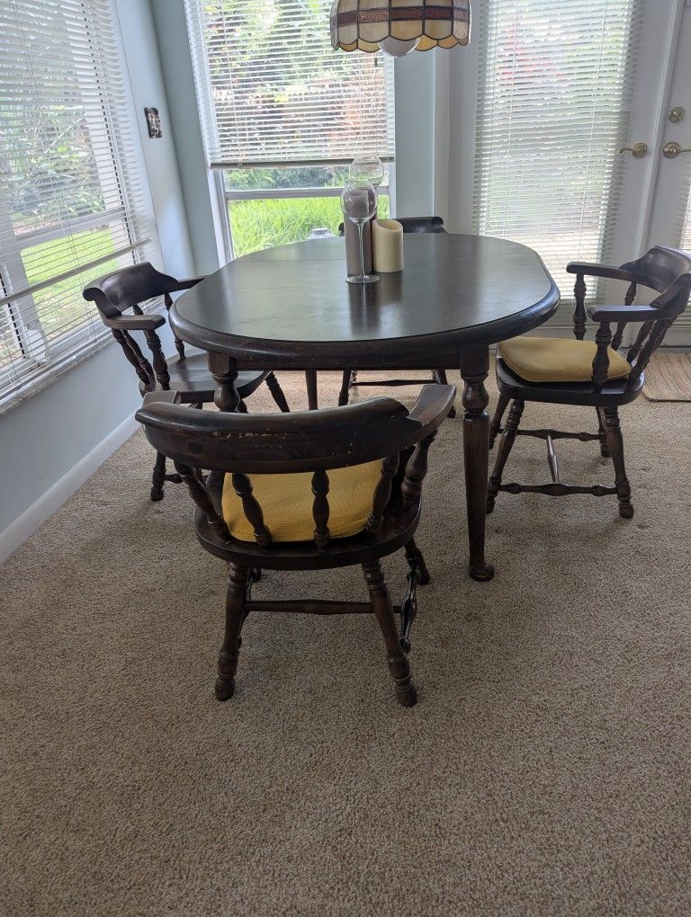Vintage Oval Dining Table (Ethan Allen) With Leaf, 4 Chairs (OBO)
