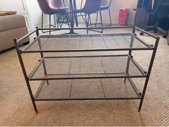 3 tier metal show rack