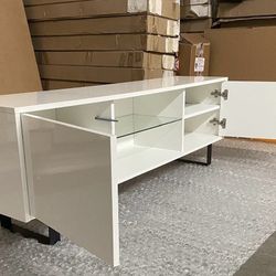 Tv stand NEW in the box