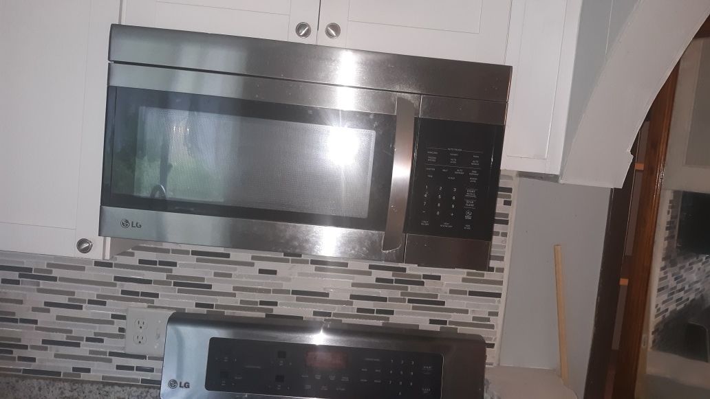 Very nice LG over the range microwave. Barely used