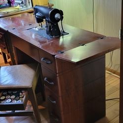  Sewing Machine w/chair