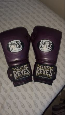 Cleto Reyes purple gloves 14 oz
