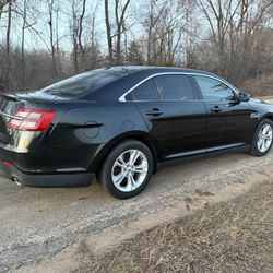 2016 Ford Taurus