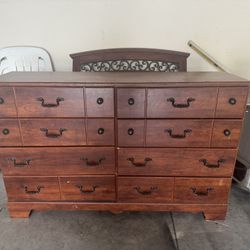 Dresser With Mirror 
