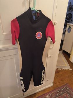 Size medium to small wetsuit in great condition