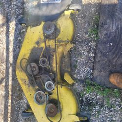 ((READ AD))(($300 Firm))((48" L--SERIES Johndeere Deck)) Riding Mower