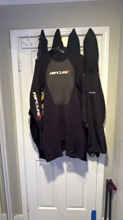 Rip Curl Black Wetsuit/ men’s size medium/large!!