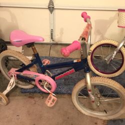 Small kids bike with training wheels