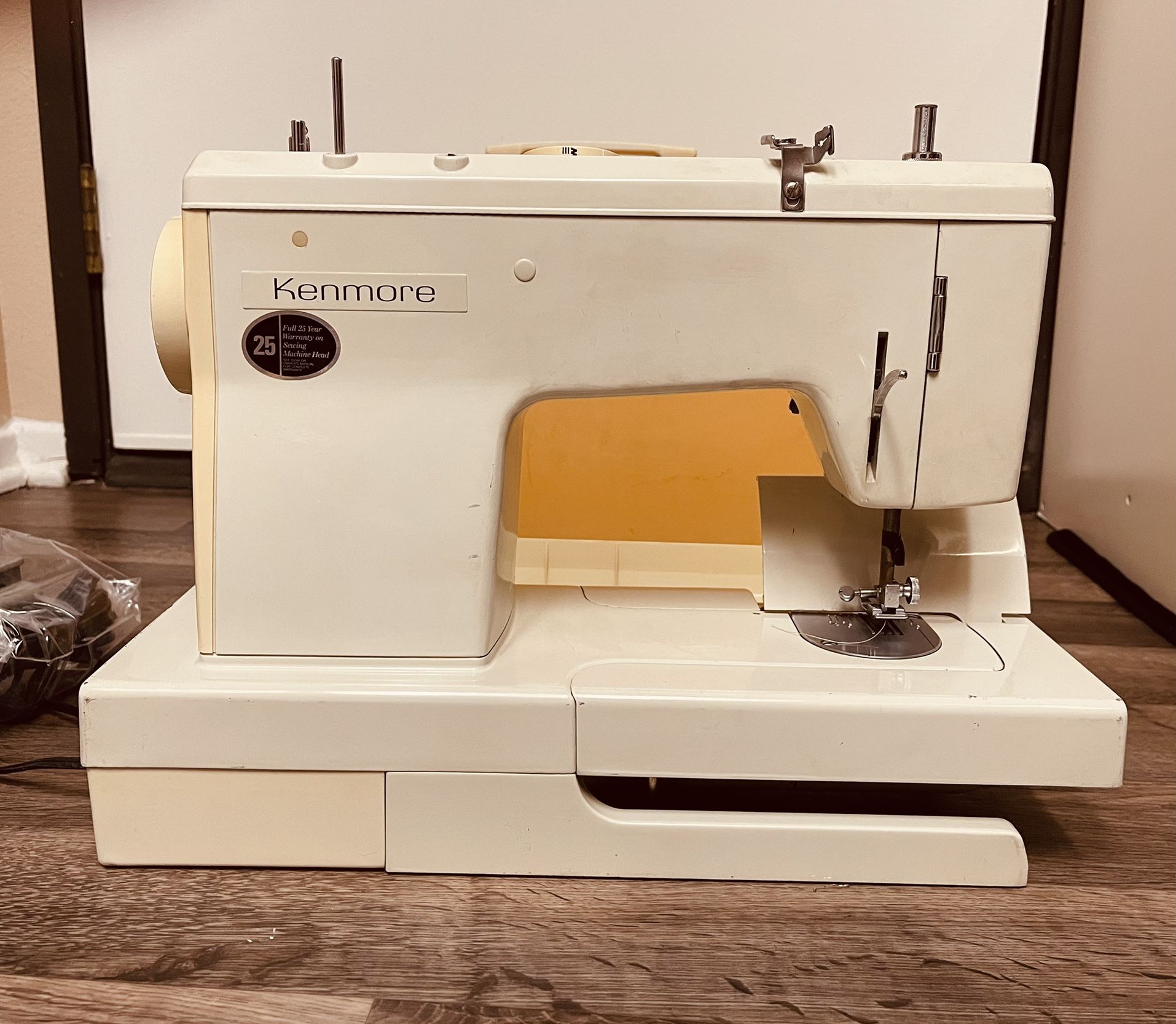 Vintage Sears Kenmore Portable Sewing Machine Model 148 19371. Tested.
