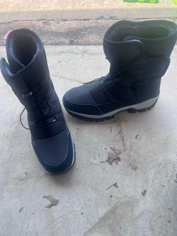 Black Winter Snow Boots with Fur Lining