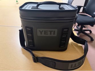 Yeti Hopper Flip 8