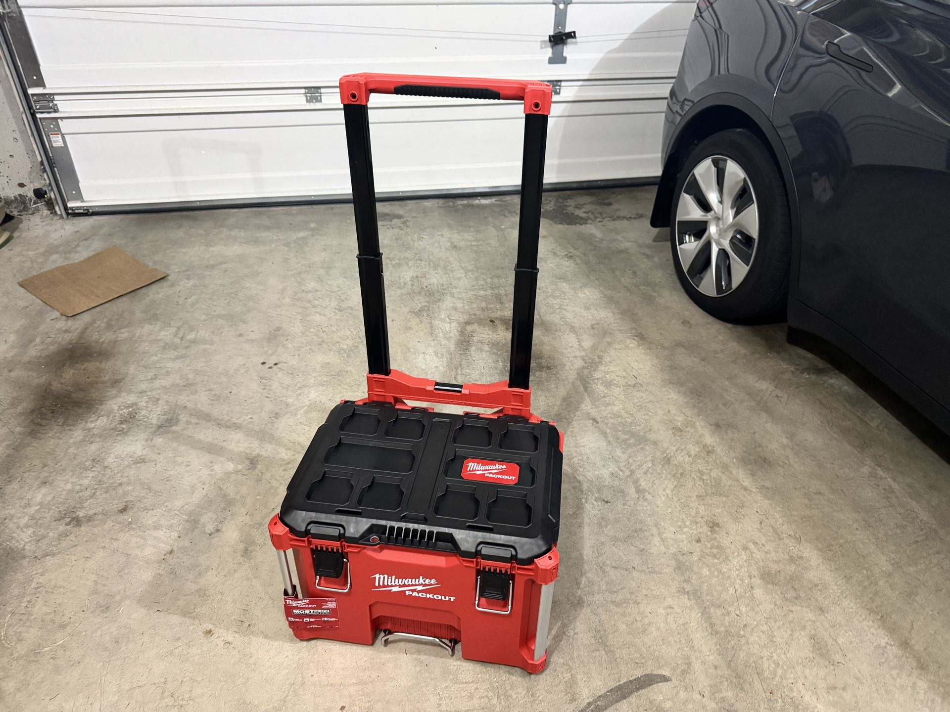 🧰 Brand New Milwaukee PACKOUT™ 22″ Rolling Tool Box — Never Used!