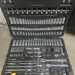 DeWalt Mechanics Tool Set