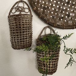 2 Vintage MCM Boho Jungalow Farmhouse Cottage Plant Pocket Woven Rattan Wicker Wall Basket Baskets 