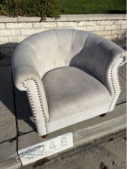 FREE - comfy living room chair