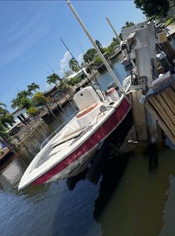 18 Cajun bay boat