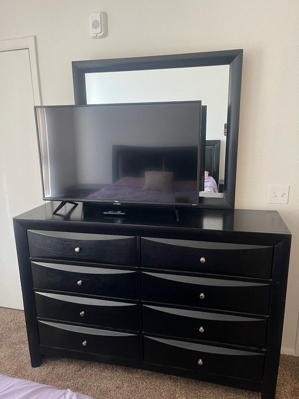 Moving Sale! Furniture Need Gone ASAP! Great Condition!