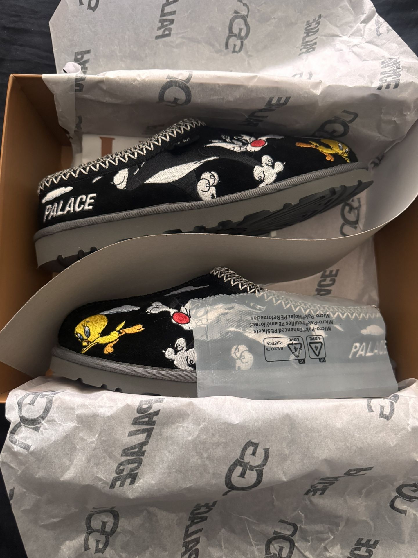 Size 8 - Palace UGG Looney Tunes Tasman Slipper Black