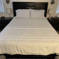 Queen Bed Frame W/ Mattress 