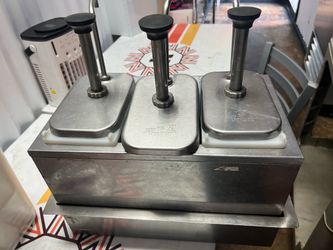 Countertop three pump dispenser