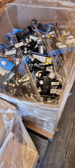 Merchandise Pallets Hitch