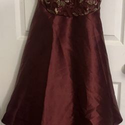 Beautiful Burgundy Long Flowy Dress Size 14