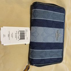 Authentic  Coach Wallet  Never Used   No Trades   Cash Only  Price Is Firm