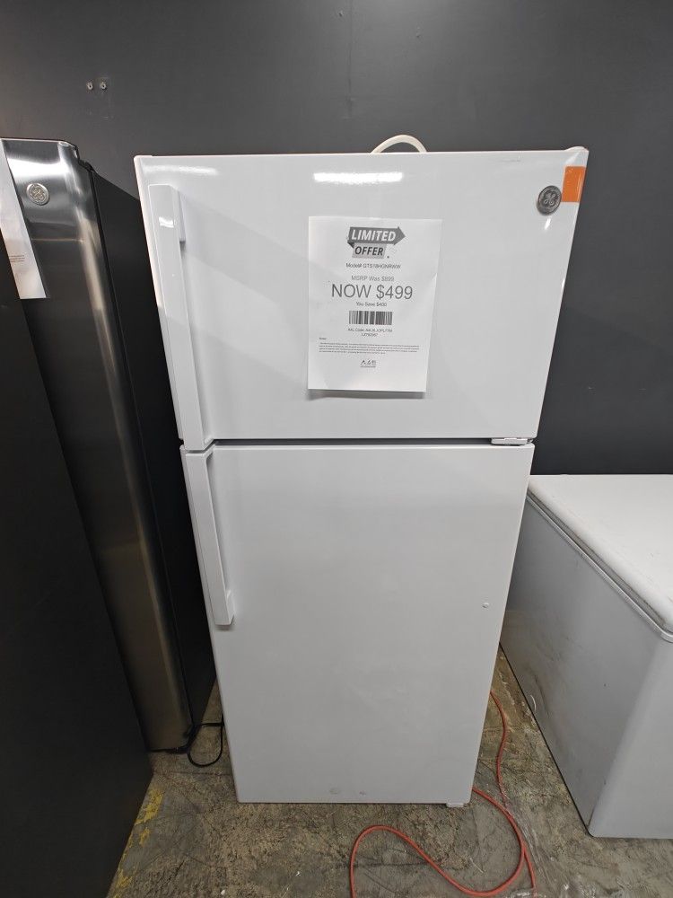 GE 30inch top freezer refrigerator