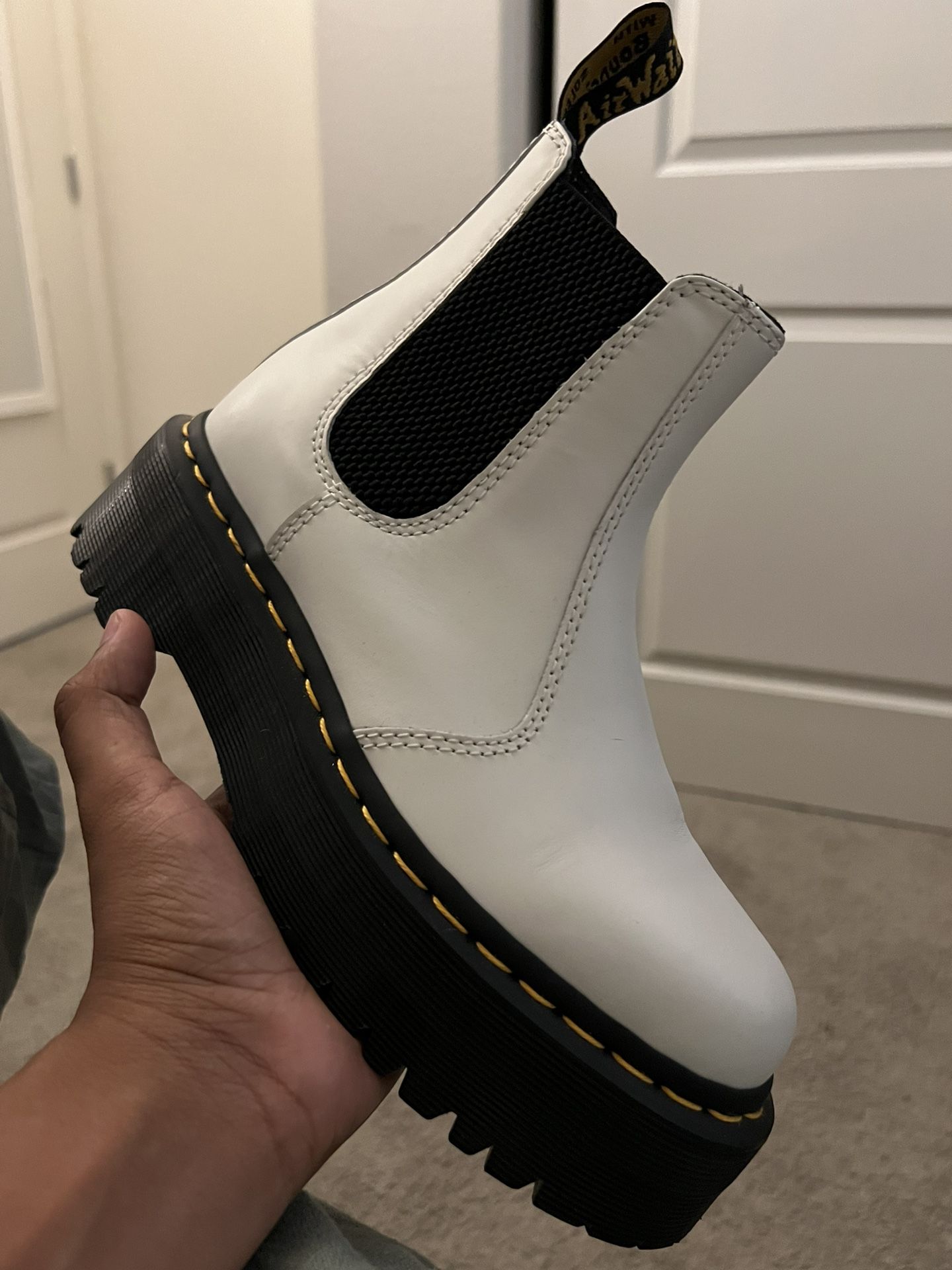 Dr.Martens White Chelsea Boots