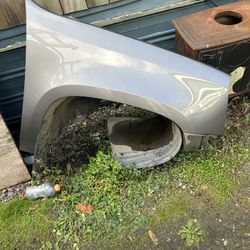 Yukon Right Fender 