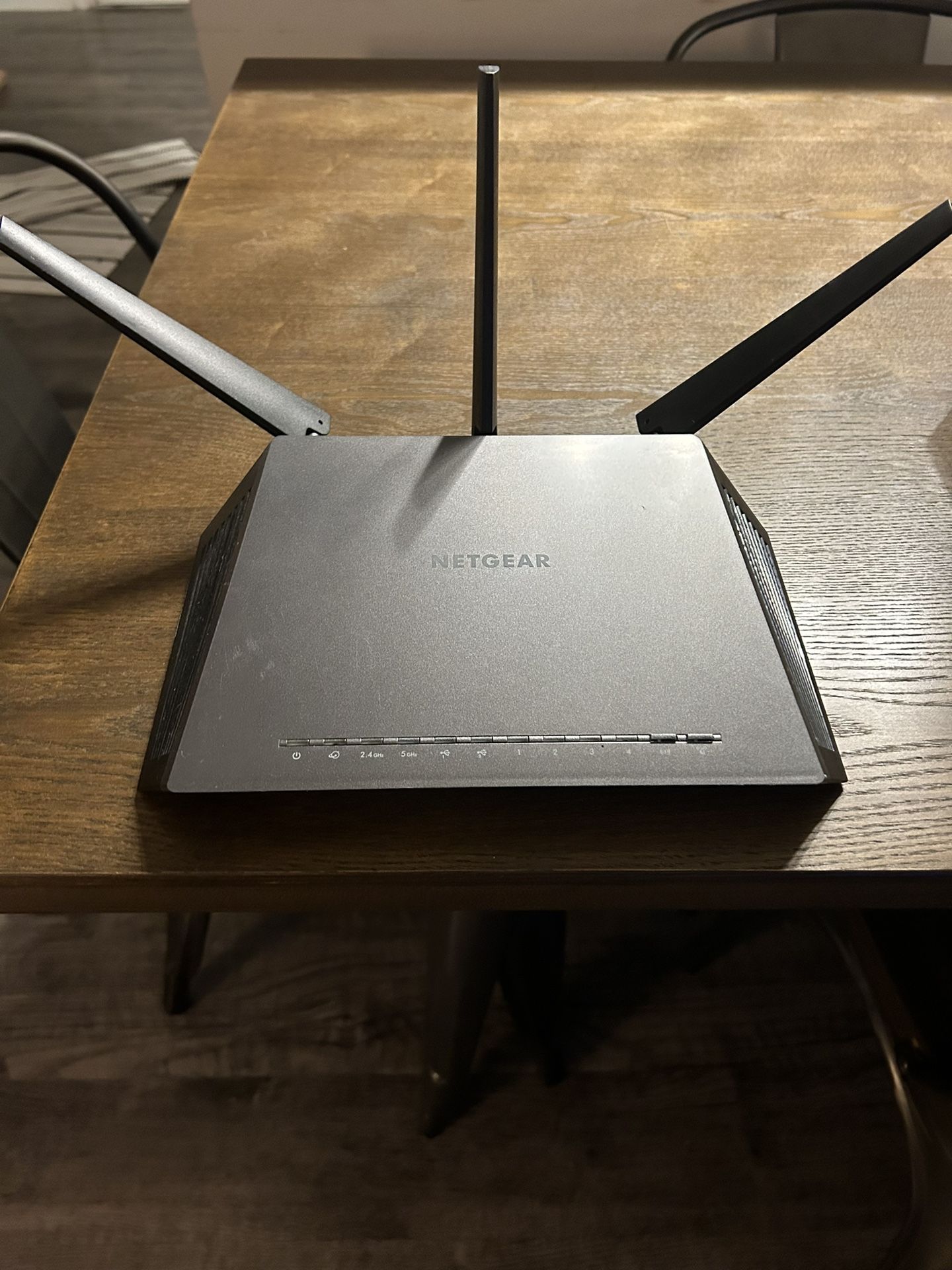 Nighthawk Dual-Band WiFi Router 1.9Gbps