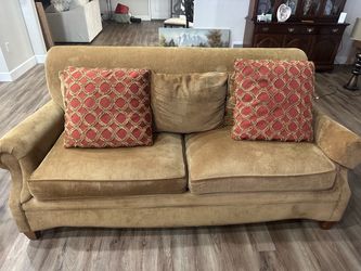 Couch and 4 chairs furniture set
