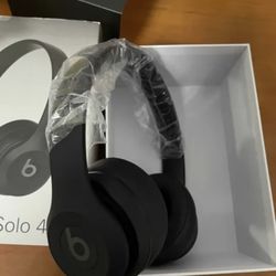 Beats Solo 4 Black