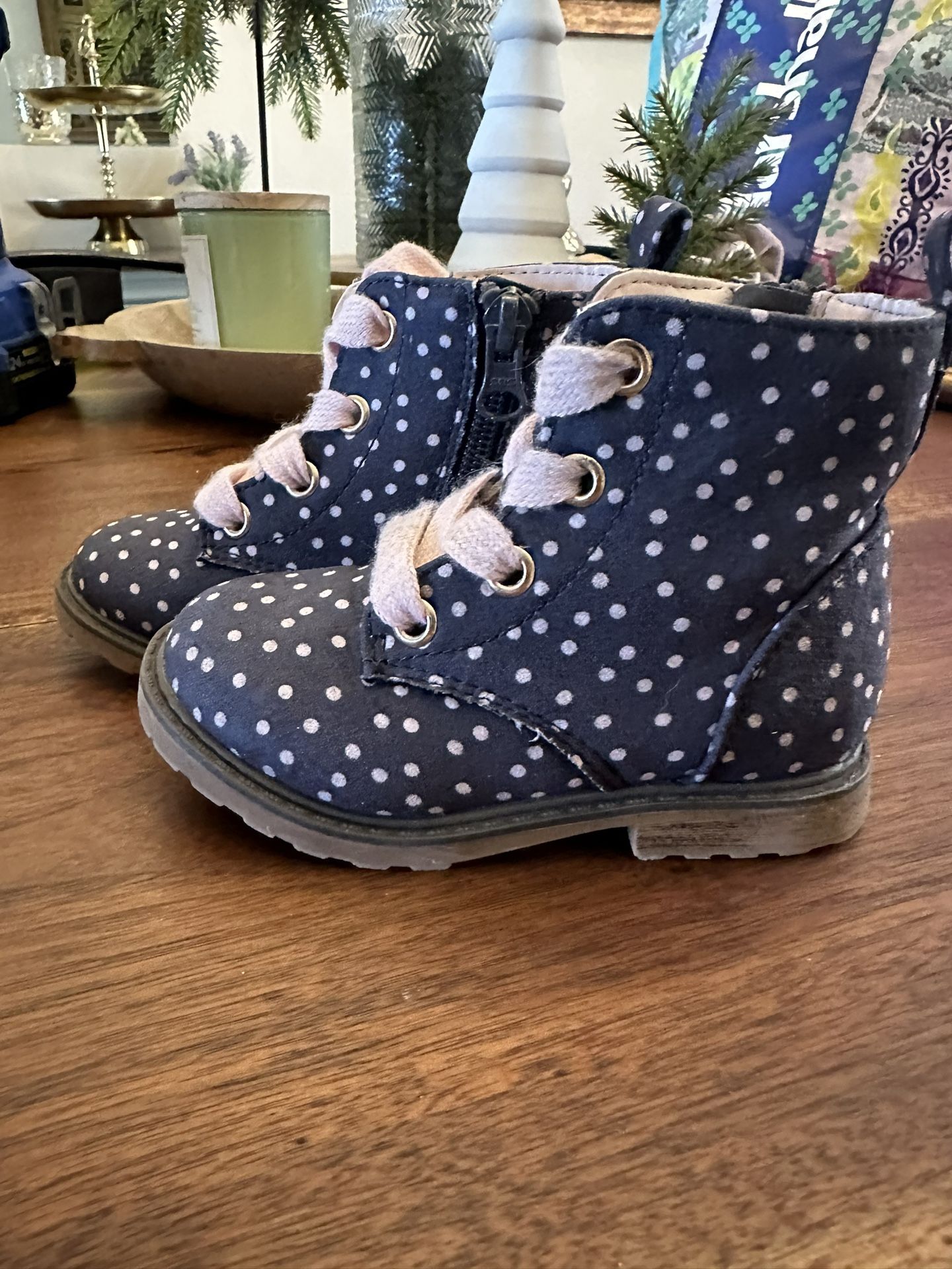 Size 7T Cat & Jack Boots