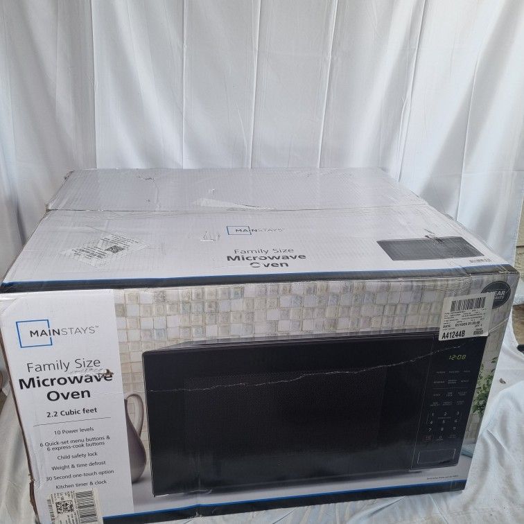 Mainstays 2.2 Cu Ft Microwave - Family Size, Open Box