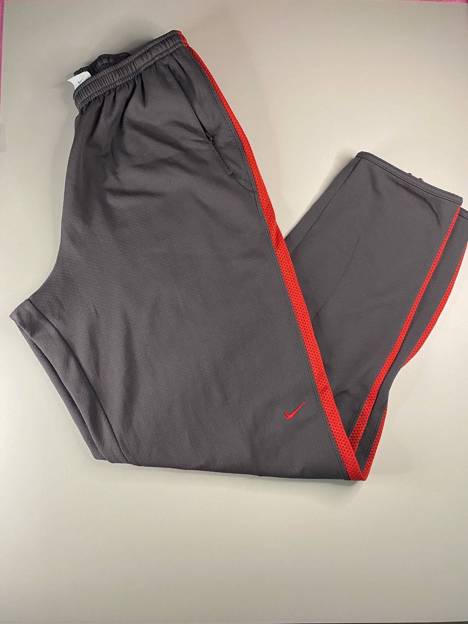 NIKE DRI-FIT Black Red Striped Medium
