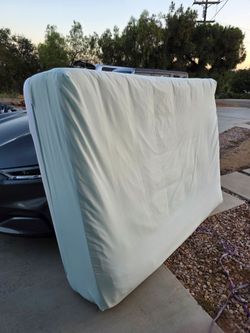 Pillow top Queen size mattress