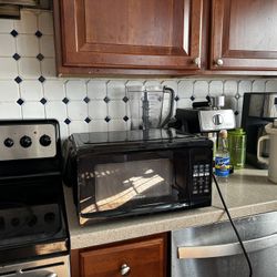 Like New- Microwave 