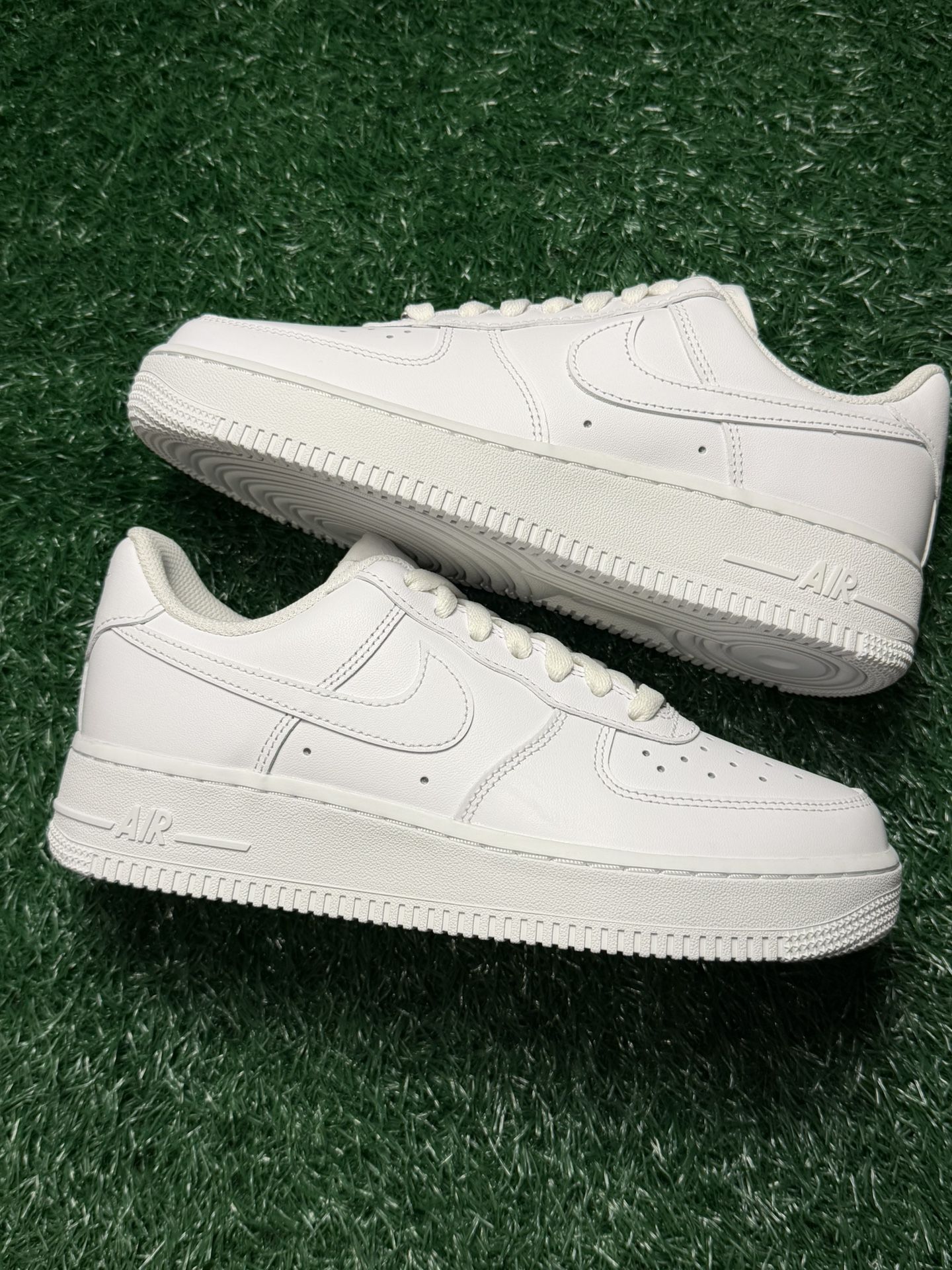 Nike Air Force 1 Size 7.5 Women (new)