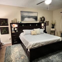 Havertys Furniture King Size Wall Bed 