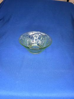 Vintage Indiana Tiara Sandwich Glass bowl Chantilly Green