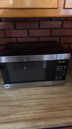 Estate sale- microwave