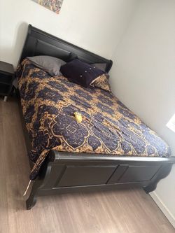 Queen Dark Wood Sleigh Bed Frame