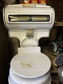 Vintage Antique Kitchen Scale