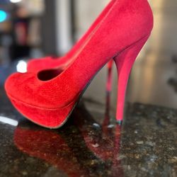 Elegant Red High Pumps