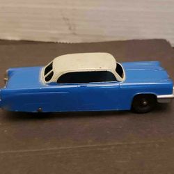 Vintage Tootsie Toy Lincoln Capri metal Car
