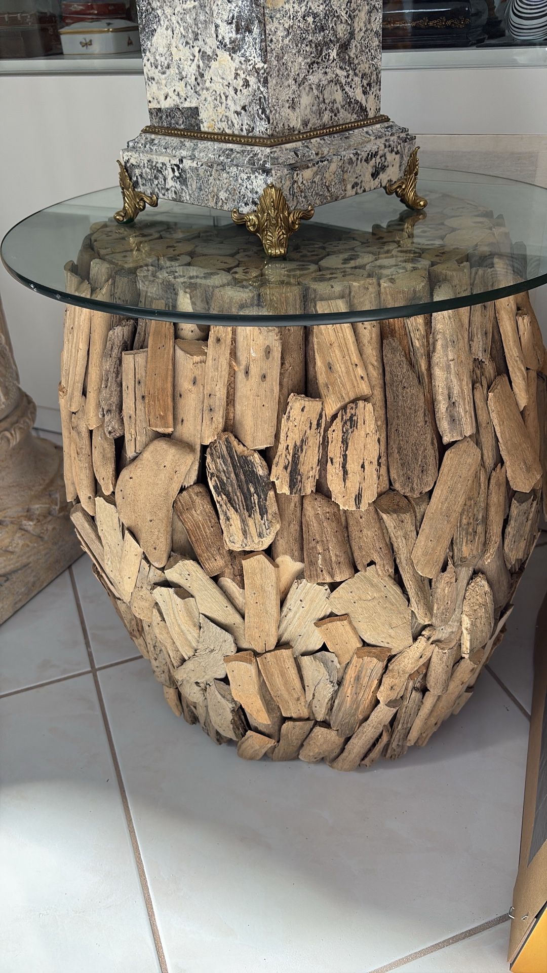 Driftwood Garden Stool Table With Glass Top. Fabulous Coastal Drift Wood Side, End, Accent Or Coffee Table! Like New. 