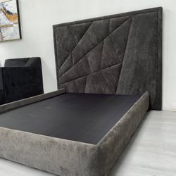 Tufted Bed Frame/ Free Delivery