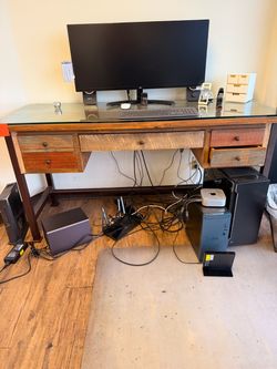 Computer desk